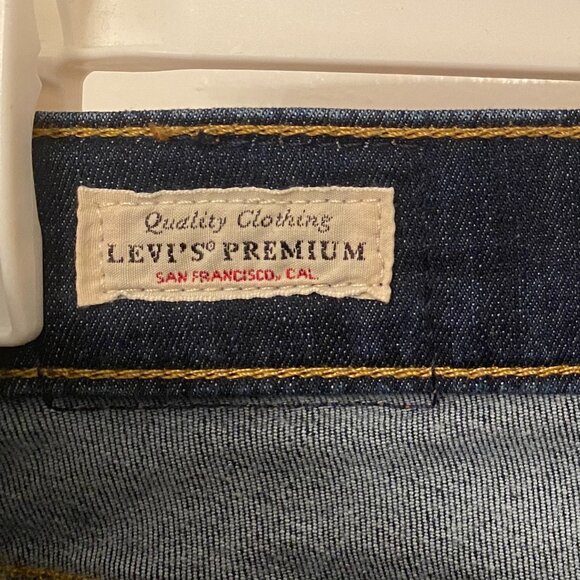 Levi's 720 High Rise Super Skinny Jeans- Dark Wash - Picture 2 of 8